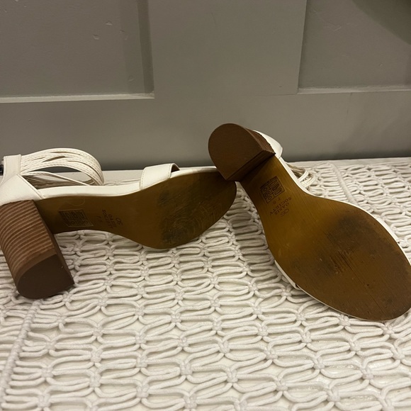 Oasis Society Chunky Heels - Picture 9 of 12